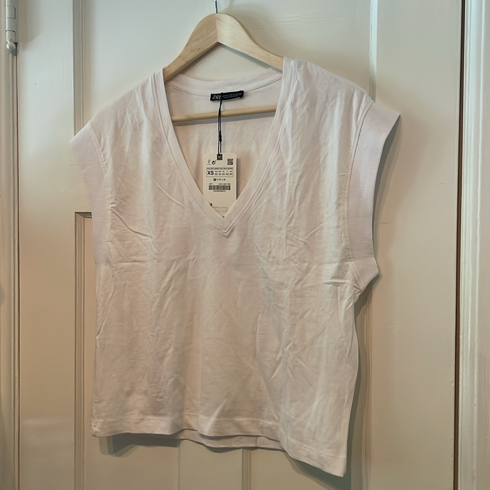 NWT Zara White V-Neck Women's Top